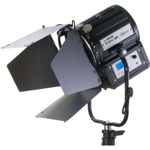 Litepanels Studio X4 150W Bi-Color LED Fresnel (Pole-Operated Yoke, EU Plug)